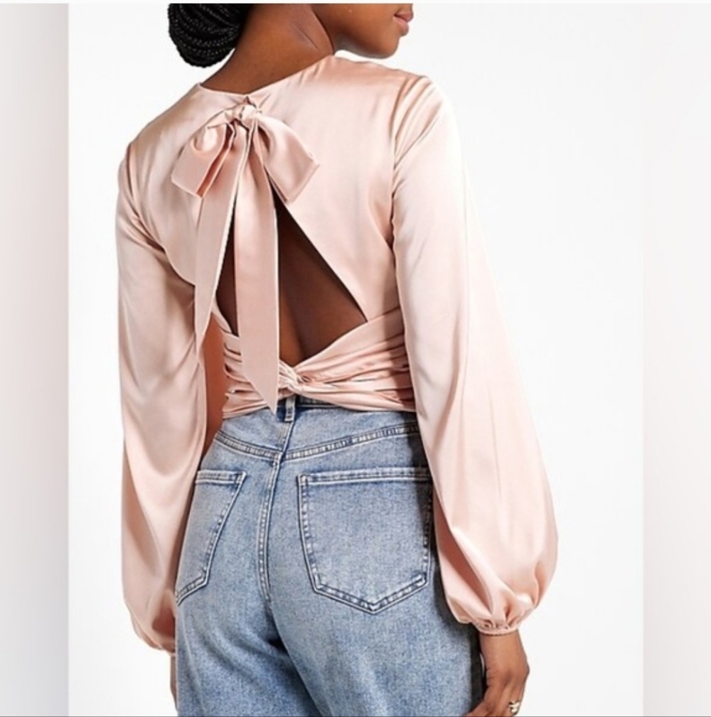 NWT EXPRESS Twist Front Tie Back Top Ruched blouse Size Small - Picture 2 of 6